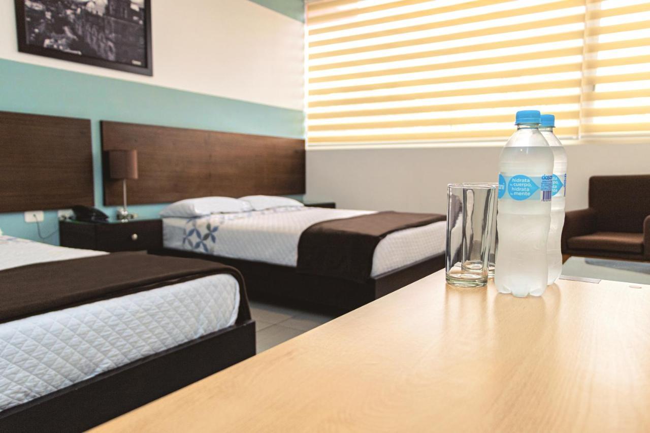 Zafra'S Hotel La Troncal Zewnętrze zdjęcie