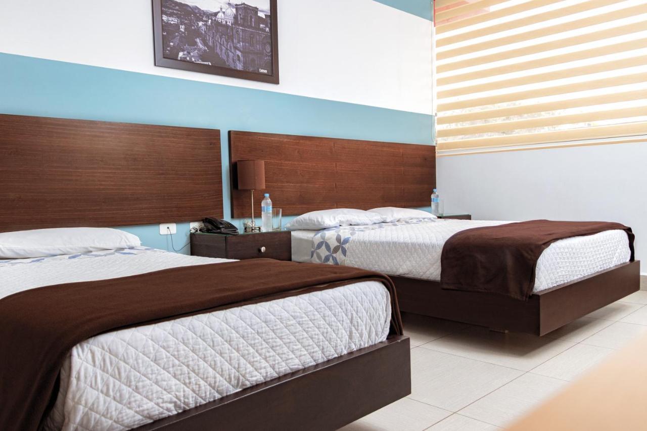 Zafra'S Hotel La Troncal Zewnętrze zdjęcie