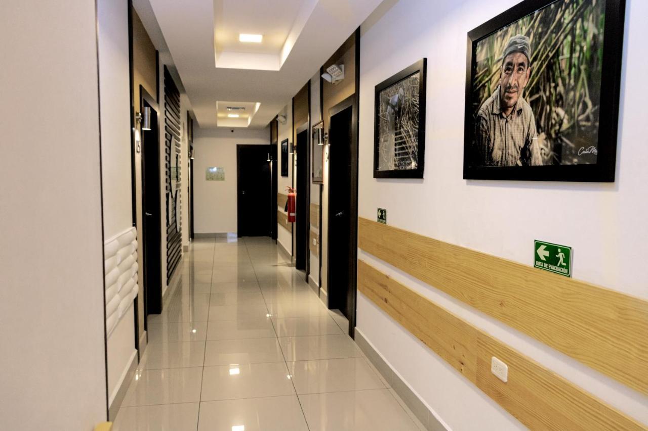 Zafra'S Hotel La Troncal Zewnętrze zdjęcie