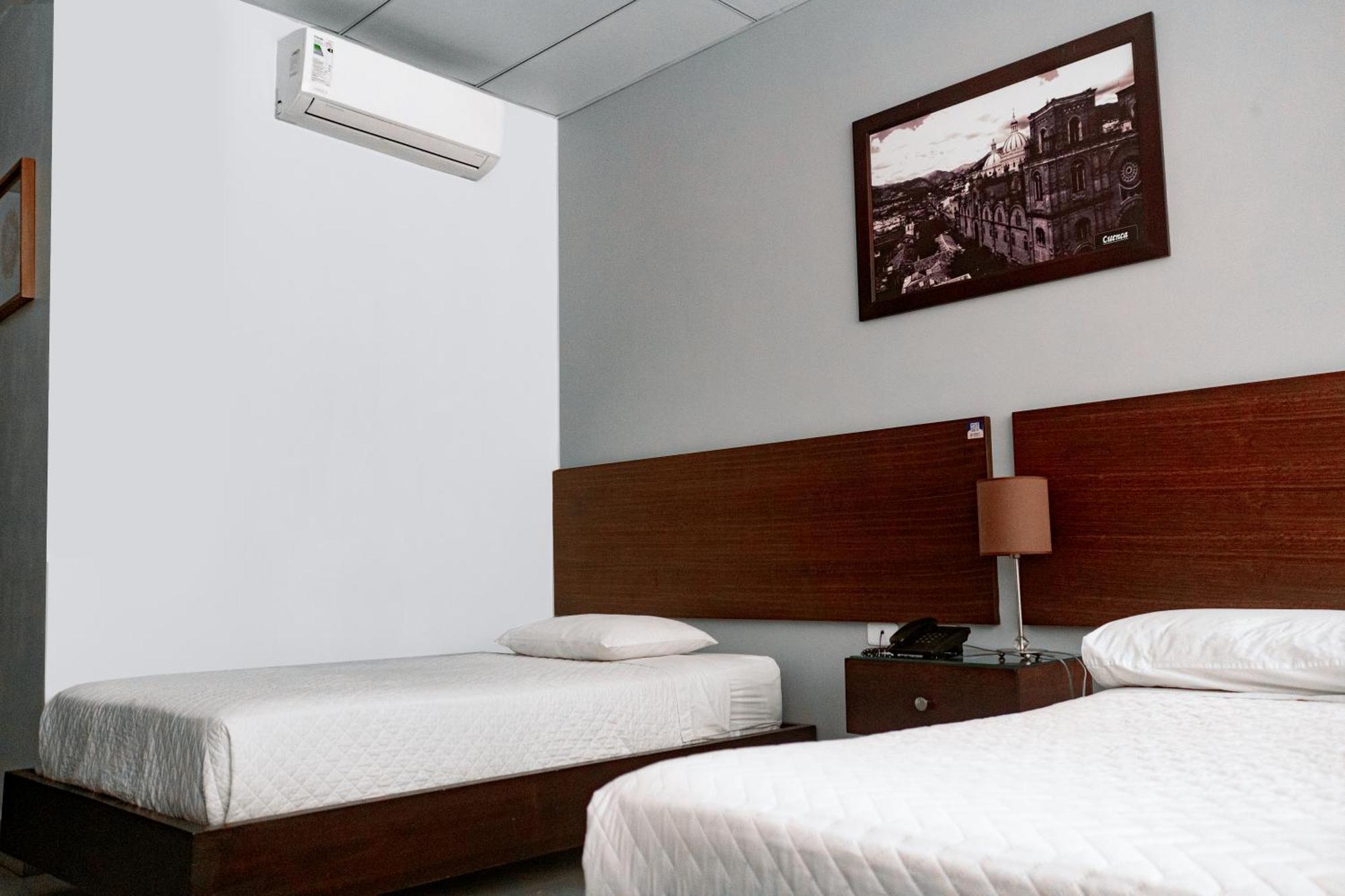 Zafra'S Hotel La Troncal Zewnętrze zdjęcie