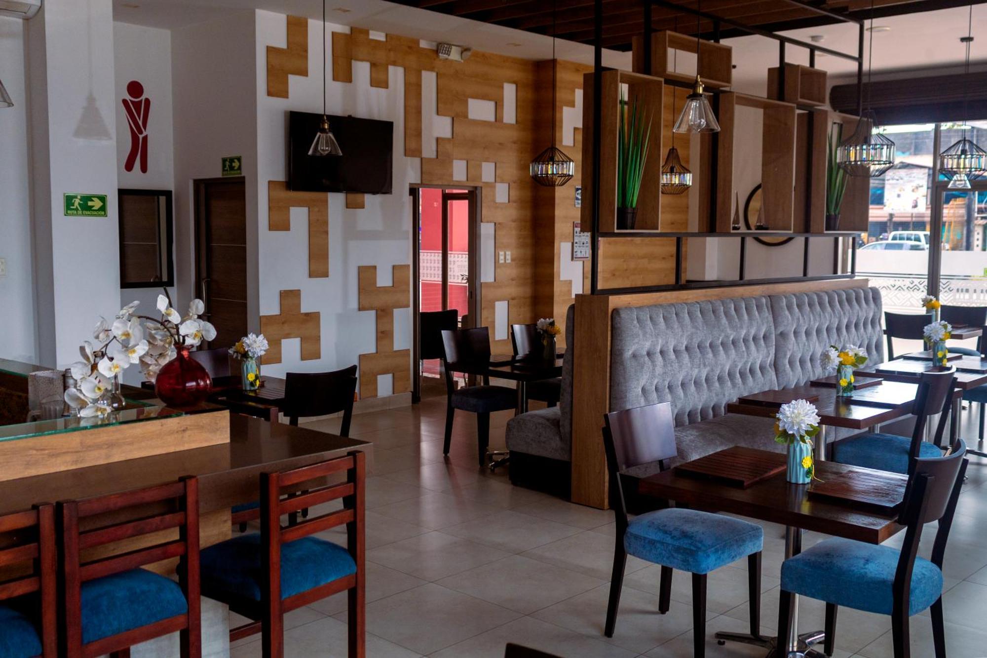 Zafra'S Hotel La Troncal Zewnętrze zdjęcie