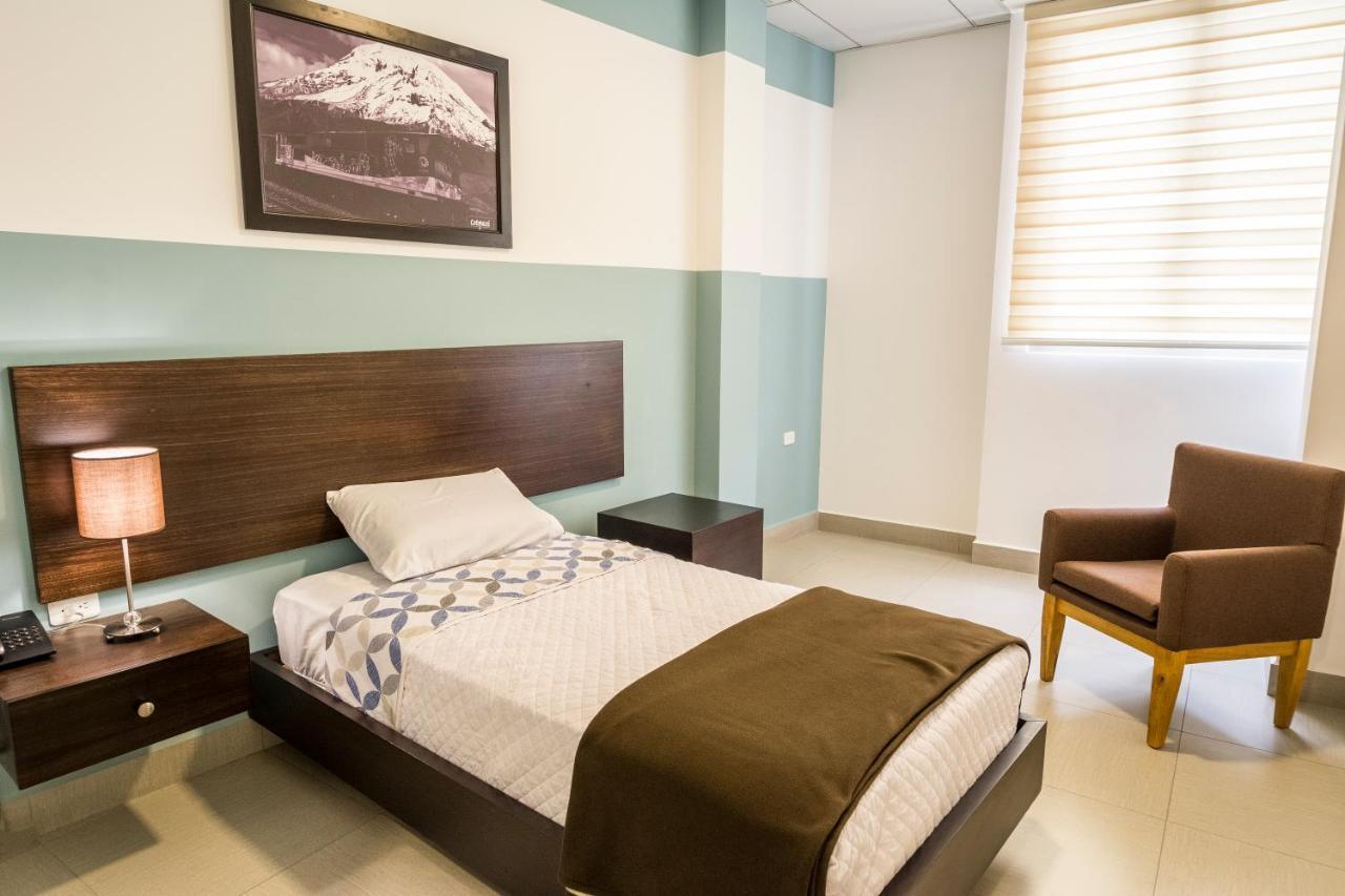 Zafra'S Hotel La Troncal Zewnętrze zdjęcie